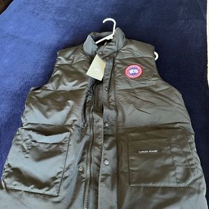 Black men’s Canada goose vest